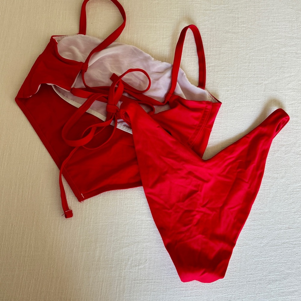 Red Bikini - Picture 12 of 12
